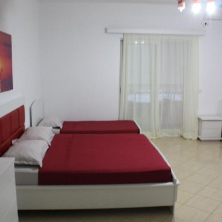 Vila Konomi Sarandë Esterno foto